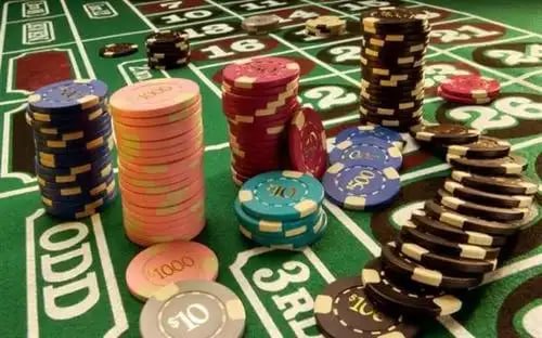 Panel kontrol taruhan Ikan Jackpot menunjukkan pilihan denominasi di antamtoto