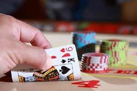 Studio Live Blackjack di antamtoto dengan dealer profesional dan multiple kamera